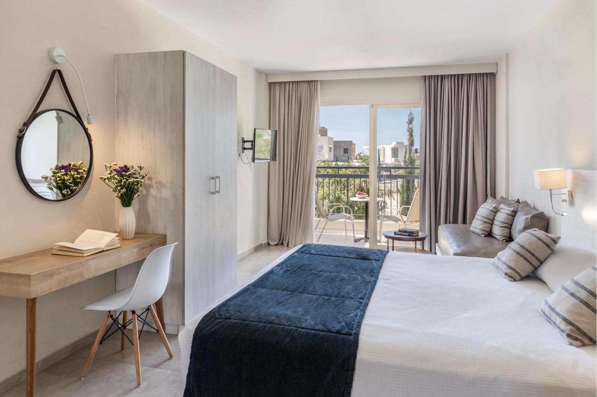 Louis Paphos Breeze Otel Klorakas Dış mekan fotoğraf